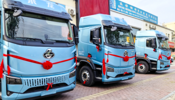 玉柴机电南宁公司(河池区域)交付首批乘龙翼威5纯电牵引车,实现新能源业务区域突破